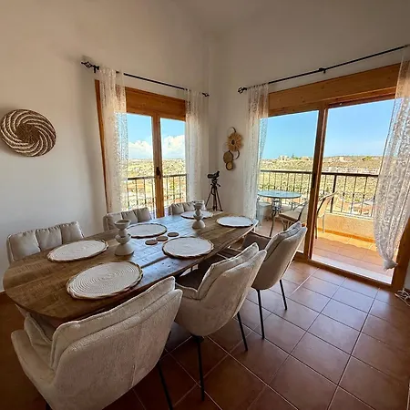 Charasteristic House With Stunning Views 克萨达城