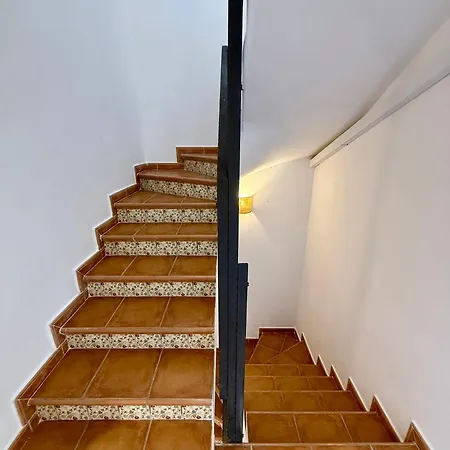 Charasteristic House With Stunning Views 公寓